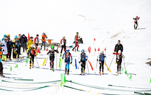 瑞士阿尔卑斯山周末悲剧：6人因滑雪登山意外身亡(图1)