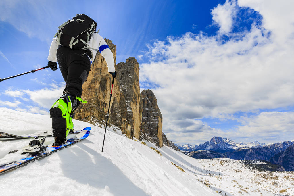 2026“伯希和杯”全国滑雪登山冠军赛亚布力启幕(图1)